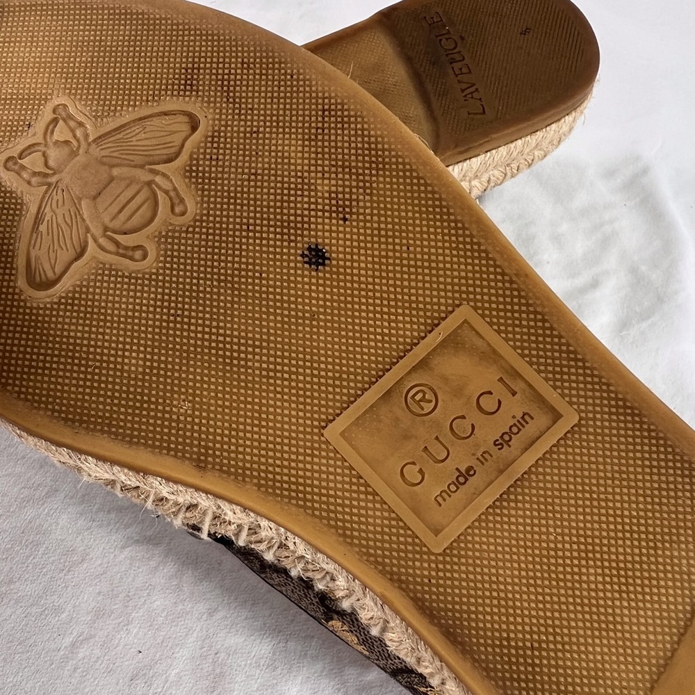 GUCCI GG Supreme Bee Espadrille Flats Beige Canvas Made in Spain 37.5-7.5US - Picture 14 of 15